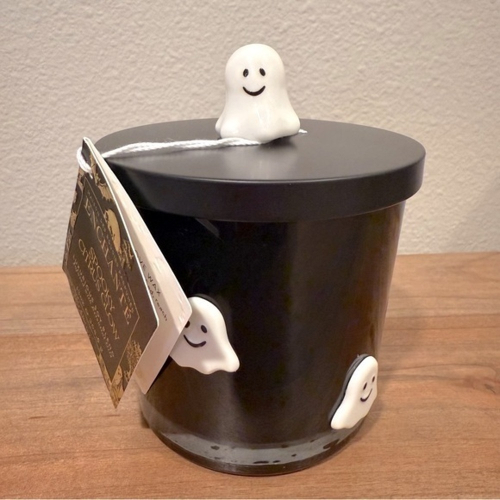 NWT Enchante’ Spooky citrus glow ghost candle